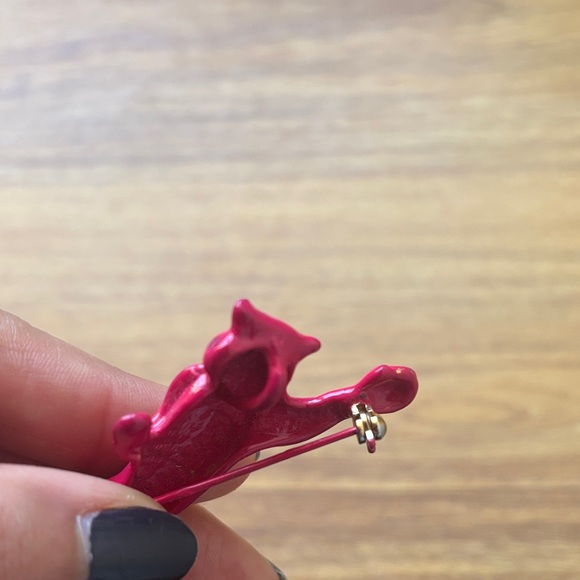 Pink Leopard Brooch - Picture 6 of 8